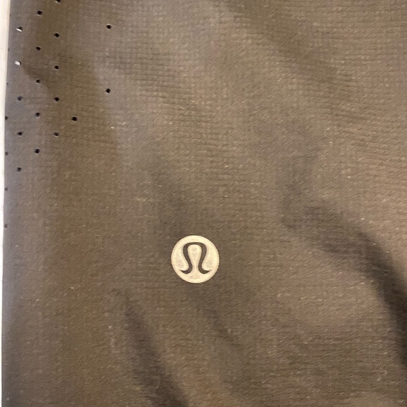Lululemon running vest NWOT - Picture 3 of 3